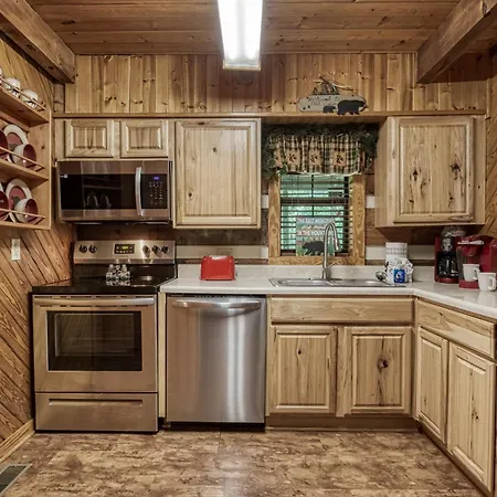 Cozy Bear Escape Villa